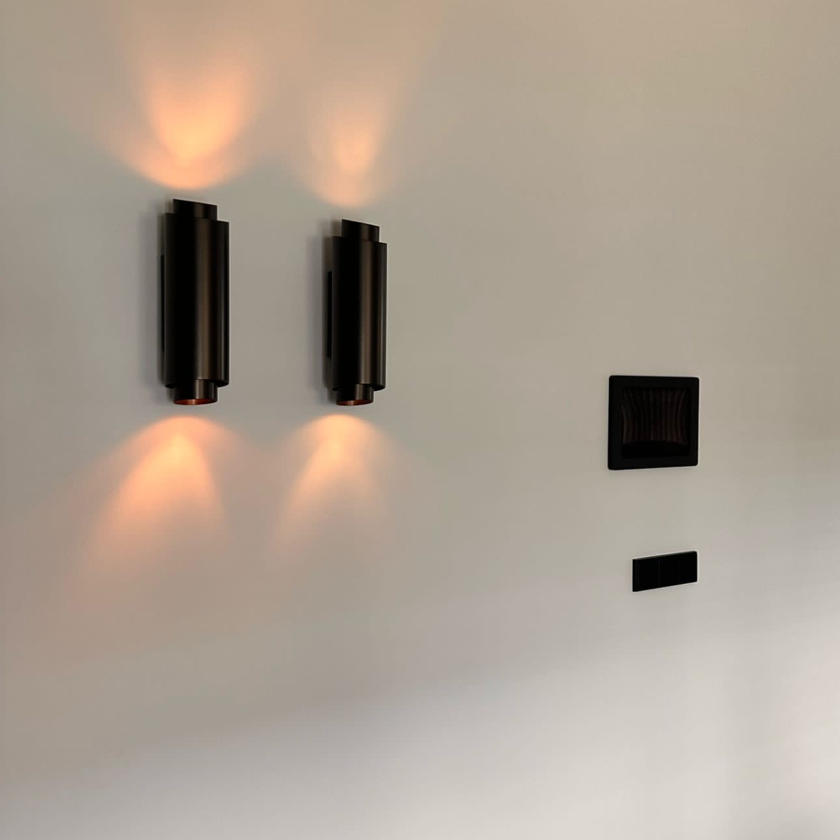 Exios wandlamp | Ø10x36cm | E14 | Anodic Brown - Afbeelding 4