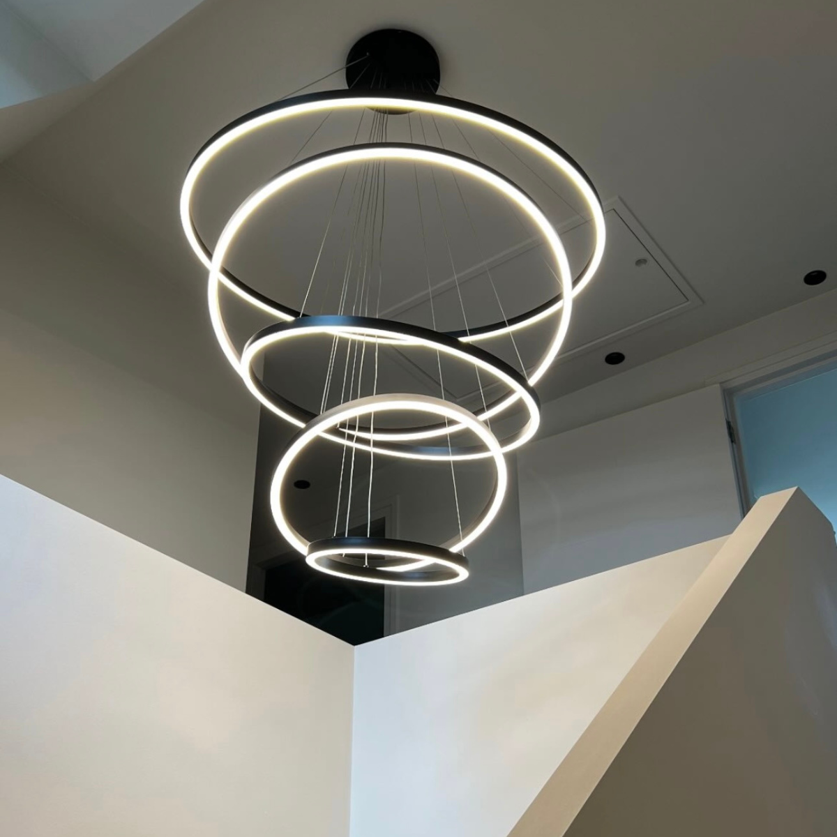 Nihal hanglamp | Zwart | 5 ringen